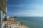 Španělsko - Pierre Vacances La Manga - pohled na hotel a pláž