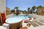 Pokoj Signature Level Junior Suite Swim Up