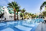 Hotel s bazénem