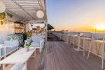 Bar na střeše hotelu
