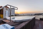 Vířivka na střeše hotelu