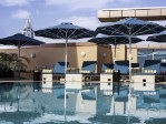 Hotel s terasou a bazénem 