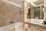 Pokoj luxury - king bed - koupelna