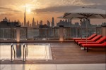 Doubletree by Hilton Dubai Al Jadaf - západ slunce u bazénu