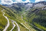 Silnice přes sedlo Furka Pass - poznávací zájezdy s turistikou do Švýcarska