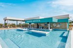 Swim up bar