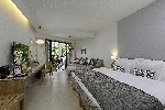 Stuido royal pool access