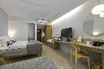 Stuido royal pool access