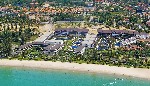 Pohled na resort s pláží a mořem