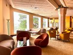 Lobby bar