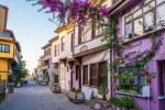 Bursa ulice s barevnými domečky