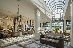 Piano bar