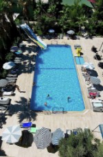 Turecko, Turecká riviéra, Beldibi - Larissa Hotel Beldibi - Pohled na bazén s tobogánem