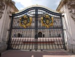Hlavní brána Buckingham Palace
