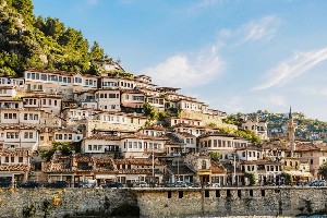 Město Berat - poznávací zájezdy do Albánie