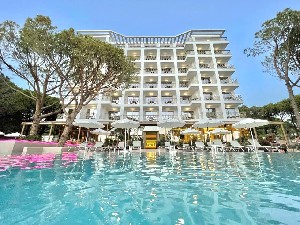 Hotel FLLAD RESORT & SPA wakacje