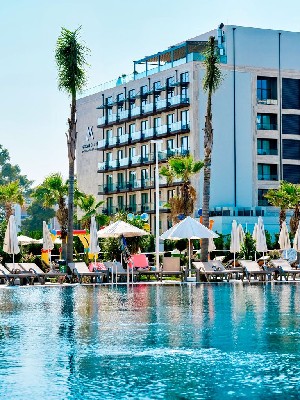Hotel s bazénem