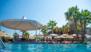 Pool Bar