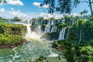 Vodopády Iguazú se právem řadí mezi nejkrásnější na světě