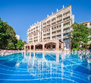 Hotel s bazénem