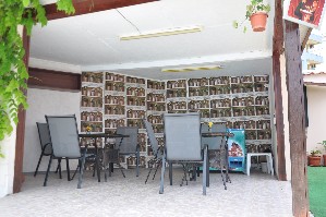 Pool bar