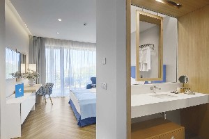 Standard Room (Park View, Balcony)