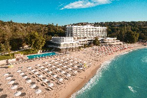 Pohled na hotel na pláži
