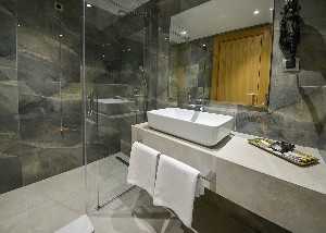 Superior Room w Balcony