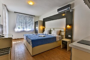 Hotel DVOR KORNIC wakacje