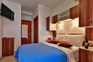 Hotel DVOR KORNIC wakacje
