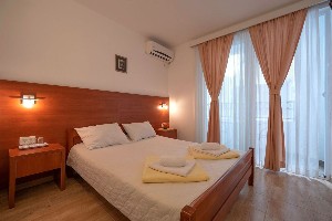 Room w  Balcony