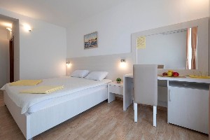 Room w  Balcony