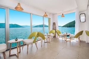 LA BAHÌA BAR