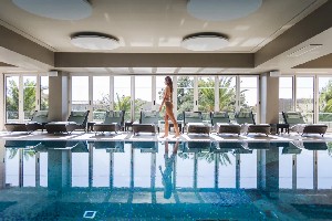 Hotel AMI BUDVA PETROVAC wakacje