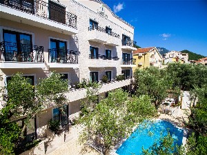 Hotel s bazénem