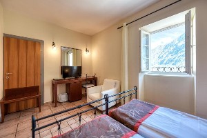 Superior double or twin