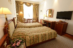 Hotel AMBASSADOR ZLATA HUSA wakacje