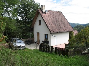 Chata Hubenov na břehu Slapské přehrady