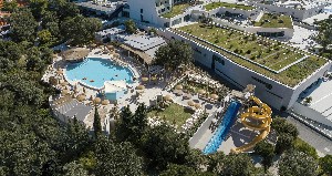 Hotel s bazénem 