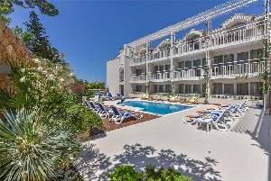 Hotel s bazénem