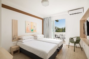 Comfort Room (Balcony)