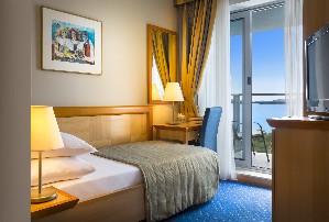 Single sea side room with balcony