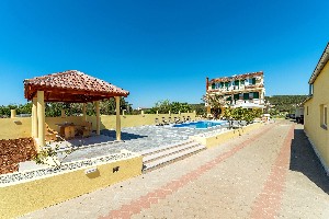 Apartmány s bazénem
