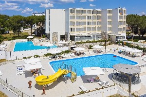 Hotel s bazénem