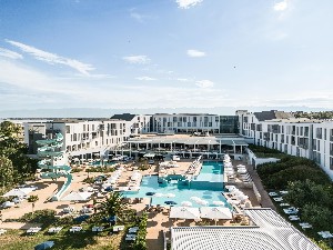 Hotel s bazénem