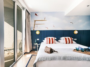 Deluxe Family Room
