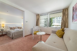 Two Double Rooms With Connecting Door