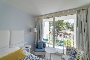 2 ConnectingRooms FamilyRoom (GardenView, Balcony)