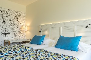 Room (GardenView, Balcony)