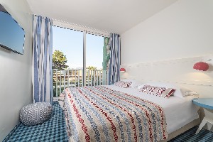 Double Room + 1Courtyard/Park View